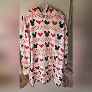 Disney Red and Black Mickey & Minney Snuggie